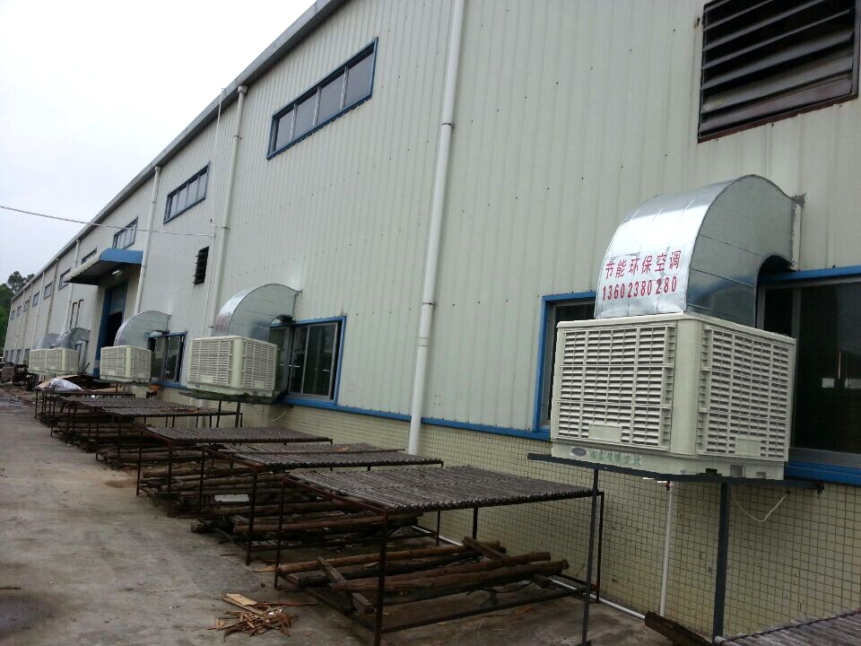 工藝制品車間通風(fēng)降溫…/ 工藝制品車間通風(fēng)降溫…